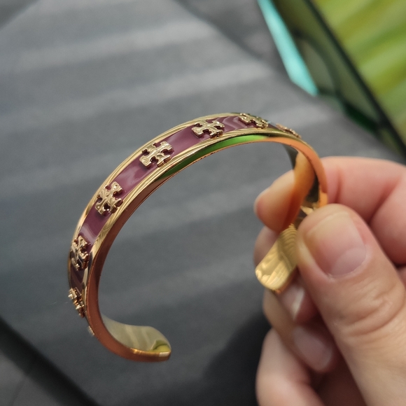 Tory Burch ENAMEL RAISED Logo Cuff Bracelet - Picture 10 of 12